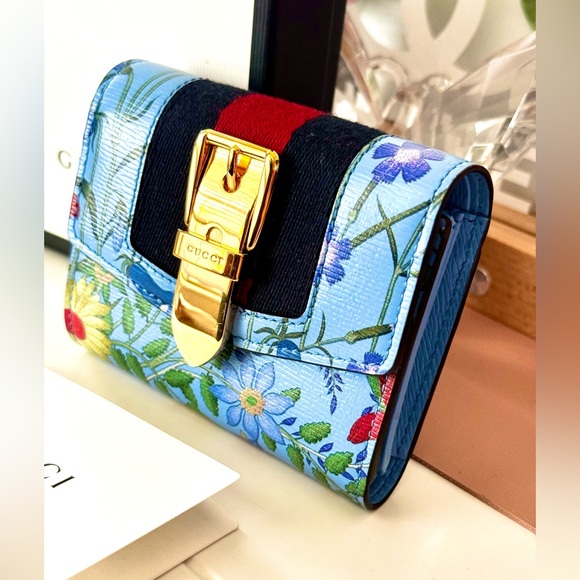 REDUCED Gucci Floral Compact Wallet - Picture 2 of 12